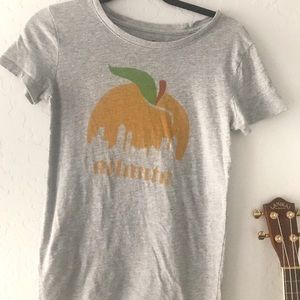 Gray Vintage-Inspired Georgia Peach Tee